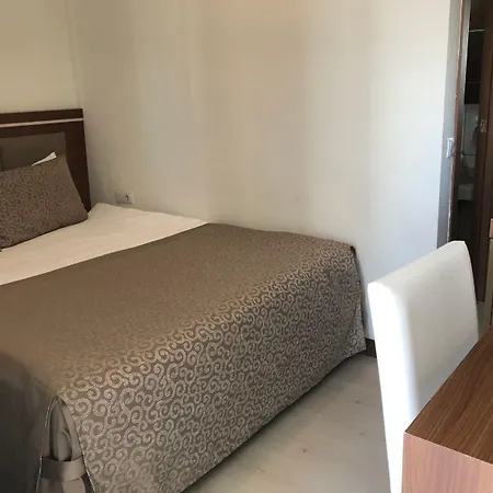Riviera فندق